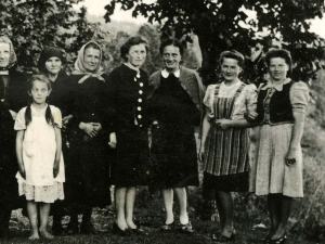 pred-dobsko-cerkvijo-001